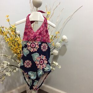 Tea swimsuit size 8 EUC
